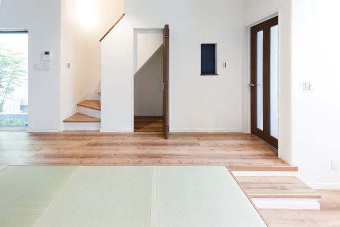 階段下収納とニッチ｜京都・滋賀の注文住宅 天然木の家