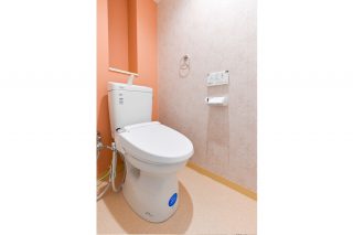 ピンクなトイレ｜京都・滋賀の注文住宅 天然木の家