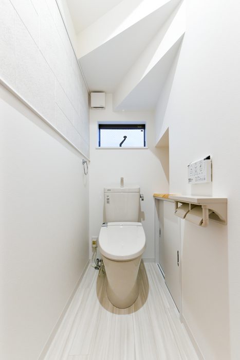 エコカラットのあるトイレ｜京都・滋賀の注文住宅 天然木の家