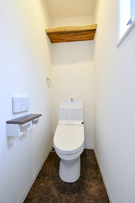 2階トイレ｜京都・滋賀の注文住宅 天然木の家