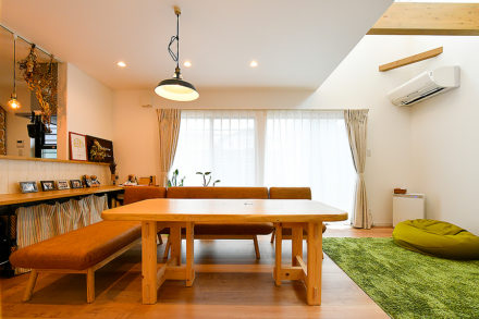 天然木一枚板のダイニングテーブル｜京都・滋賀の注文住宅 天然木の家