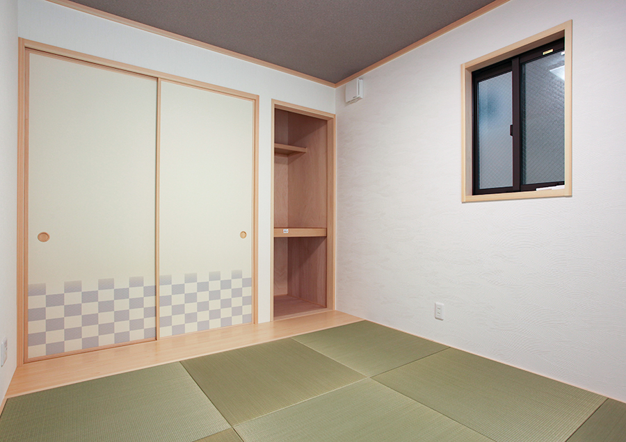 板間付の和室の畳は琉球風