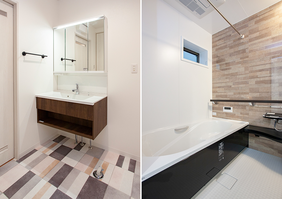 モダンな床な洗面室とレンガ調の壁の浴室