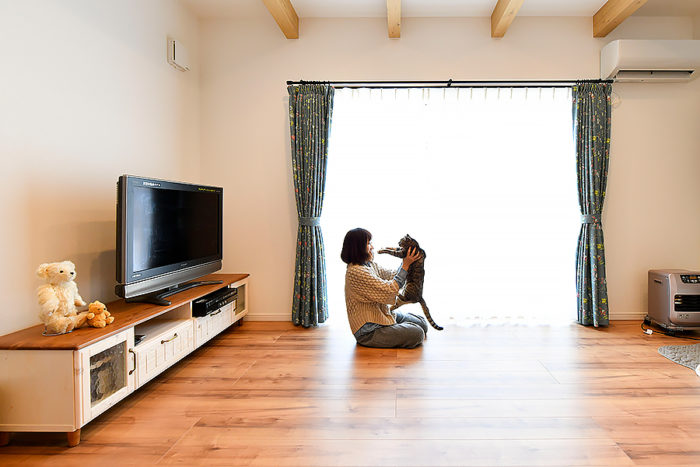 南面に大きな開口部を設けて陽光あふれる住空間に｜京都・滋賀の注文住宅 天然木の家
