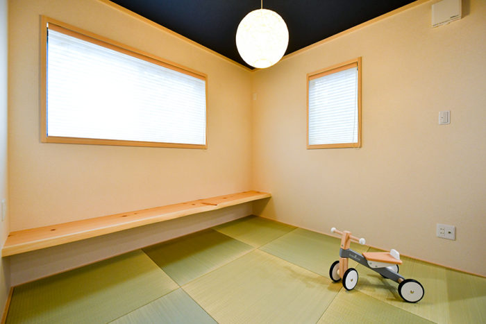 天然木一枚板のカウンターが趣を演出する和室｜京都・滋賀の注文住宅 天然木の家