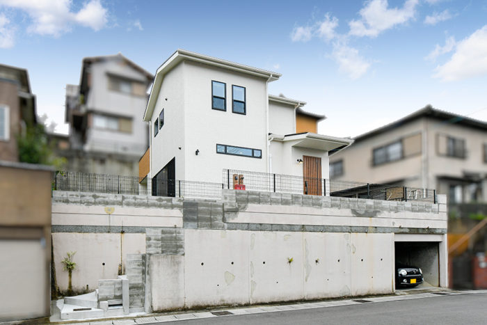 シンプルな白が好き！洋風モダンな家｜京都・滋賀の注文住宅 天然木の家