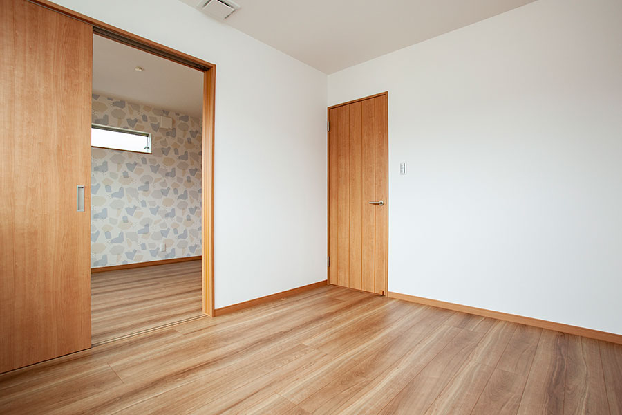 部屋同士を扉で繋げ将来設計がされたお部屋｜京都・滋賀の注文住宅 天然木の家