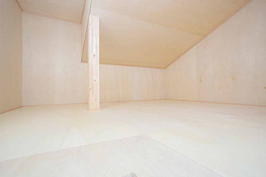 秘密基地のような屋根裏収納｜京都・滋賀の注文住宅 天然木の家