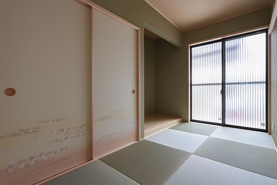 和の雰囲気を演出する床の間や襖が素敵な和室｜京都・大阪・滋賀の注文住宅 天然木の家