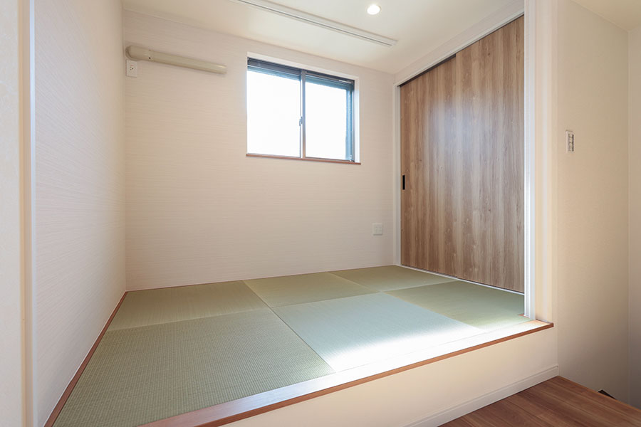 約3帖の小上がりの畳コーナー｜京都・大阪・滋賀の注文住宅 天然木の家