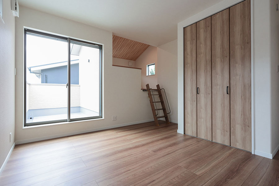 1階天井高を利用したスキップフロア｜京都・大阪・滋賀の注文住宅 天然木の家