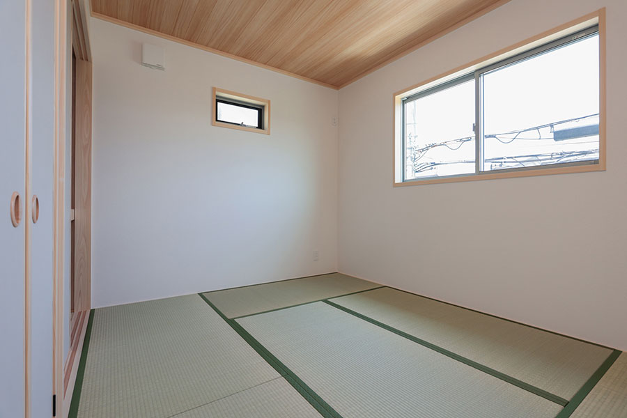 畳が香る落ち着く和室は主寝室に｜京都・大阪・滋賀の注文住宅 天然木の家