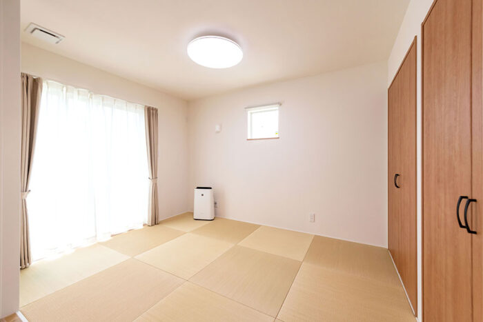 ゴロンと寝転がれる広々とした和室｜京都・大阪・滋賀の注文住宅 天然木の家