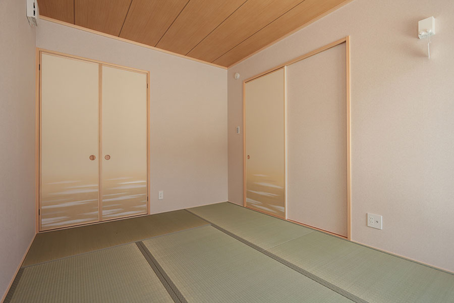 ふすまの絵柄がきれいな和室｜京都・大阪・滋賀の注文住宅 天然木の家